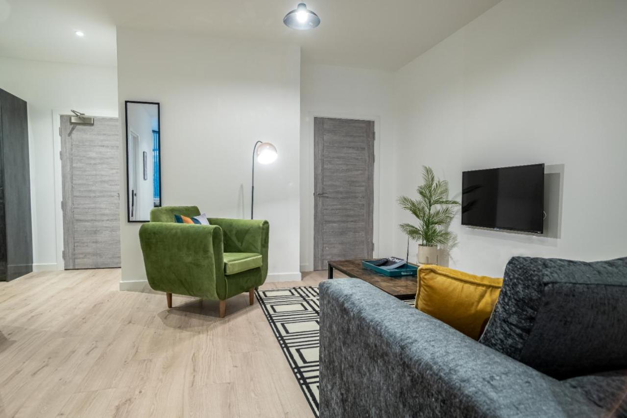 Luxe Apartments - Heart Of Peterborough - Free Parking-Gym-Cinema Zewnętrze zdjęcie