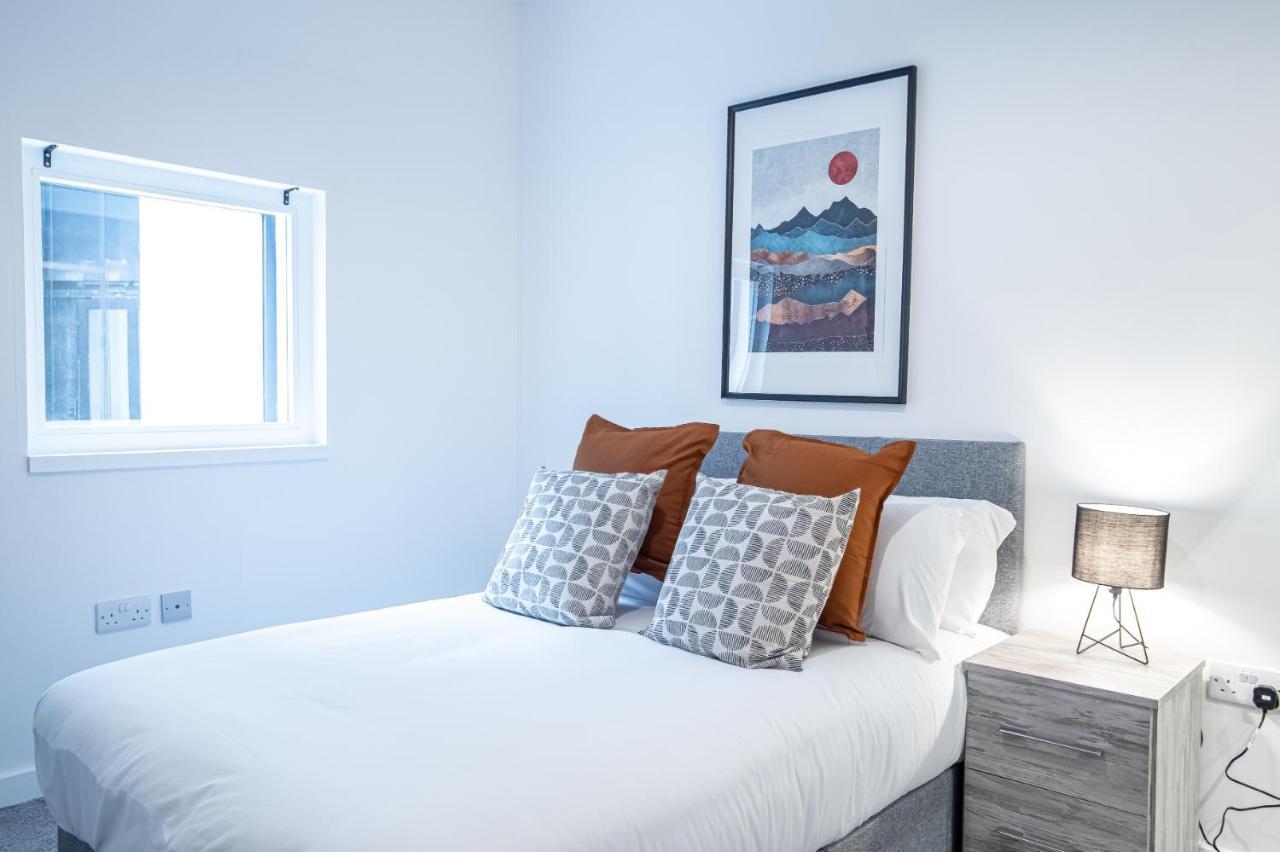 Luxe Apartments - Heart Of Peterborough - Free Parking-Gym-Cinema Zewnętrze zdjęcie